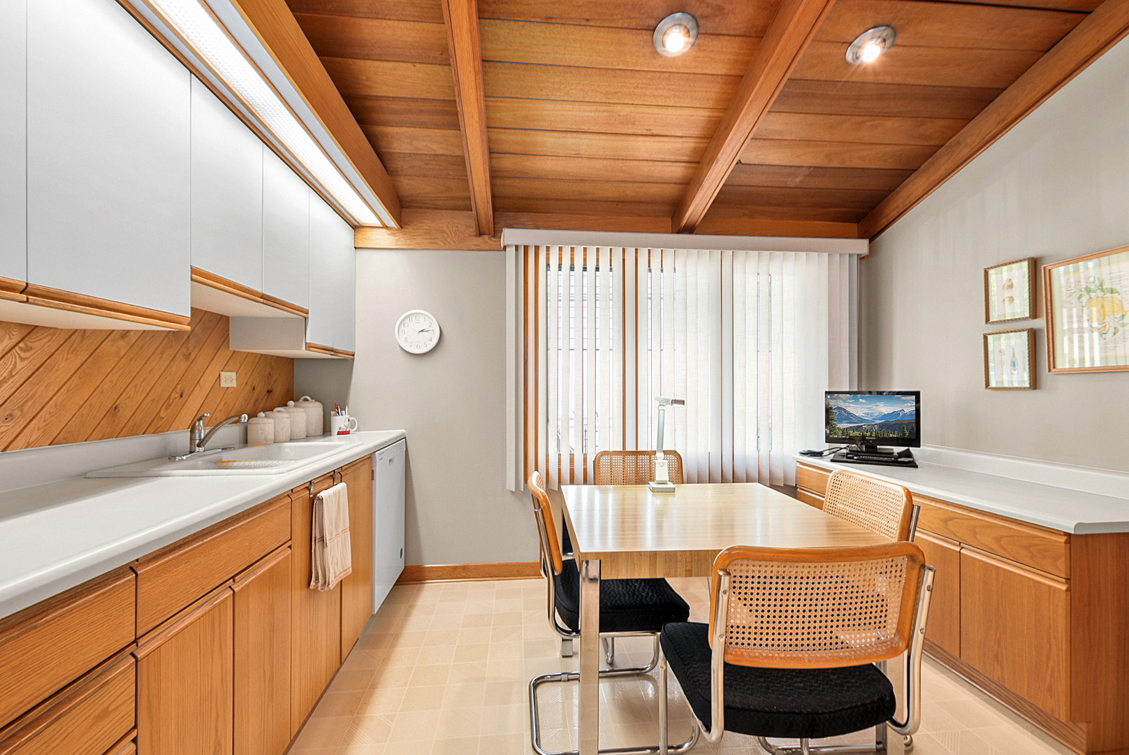 5340 W 102nd Street, Oak Lawn, IL 60453