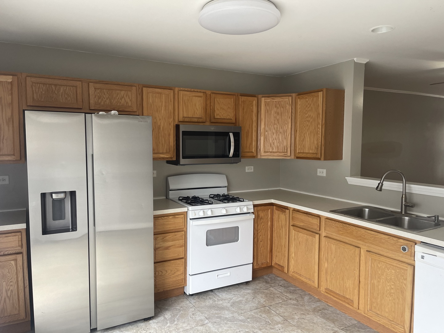 888 Galway Lane, Pingree Grove, IL 60140