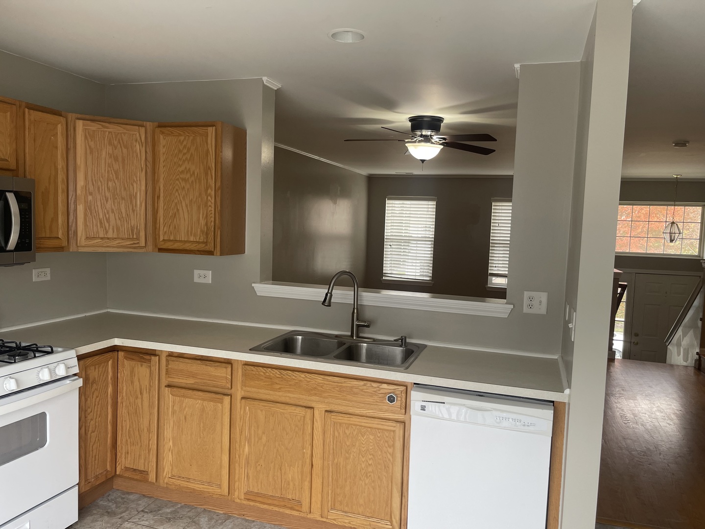 888 Galway Lane, Pingree Grove, IL 60140