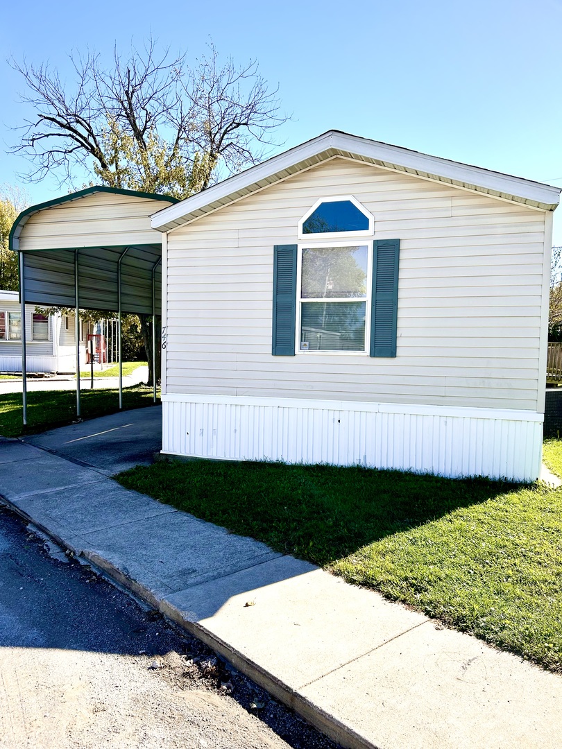 746 Michelle Drive, Lynwood, IL 60411