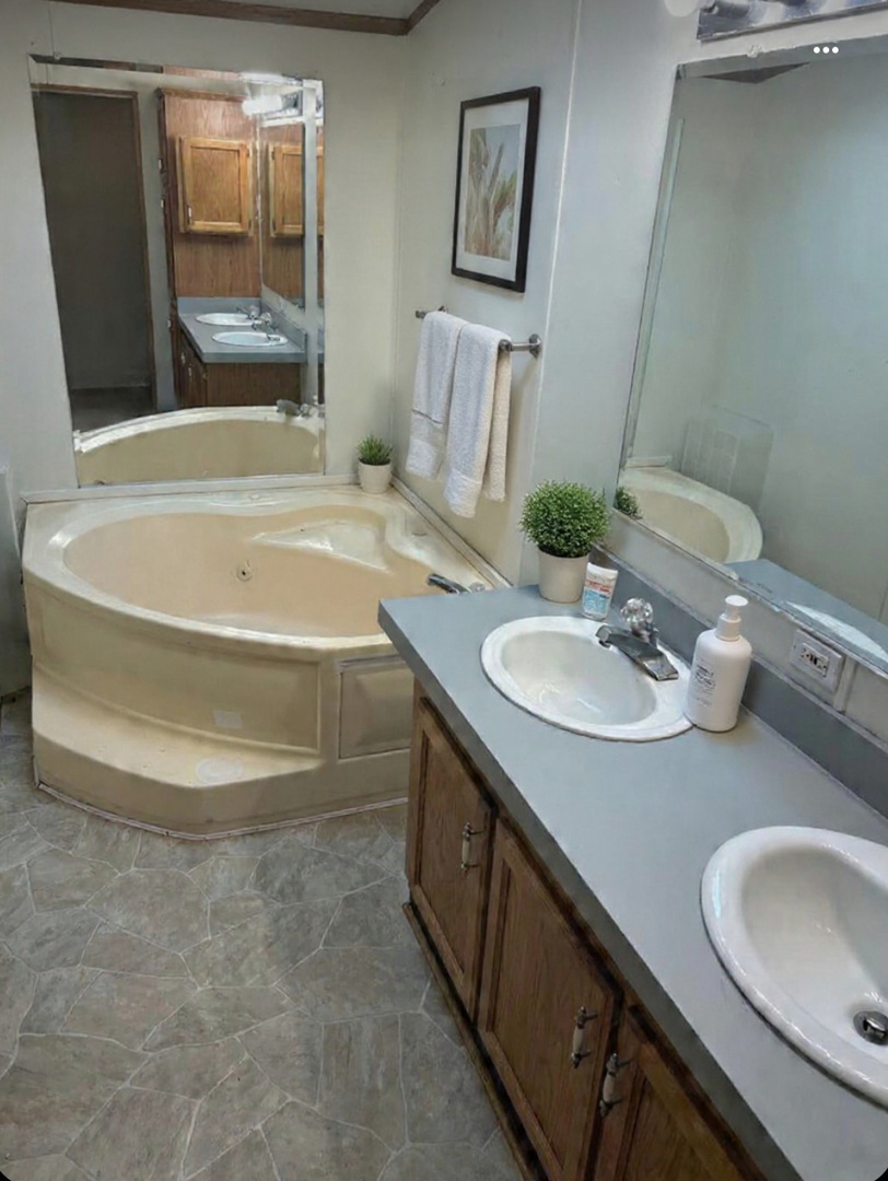 746 Michelle Drive, Lynwood, IL 60411