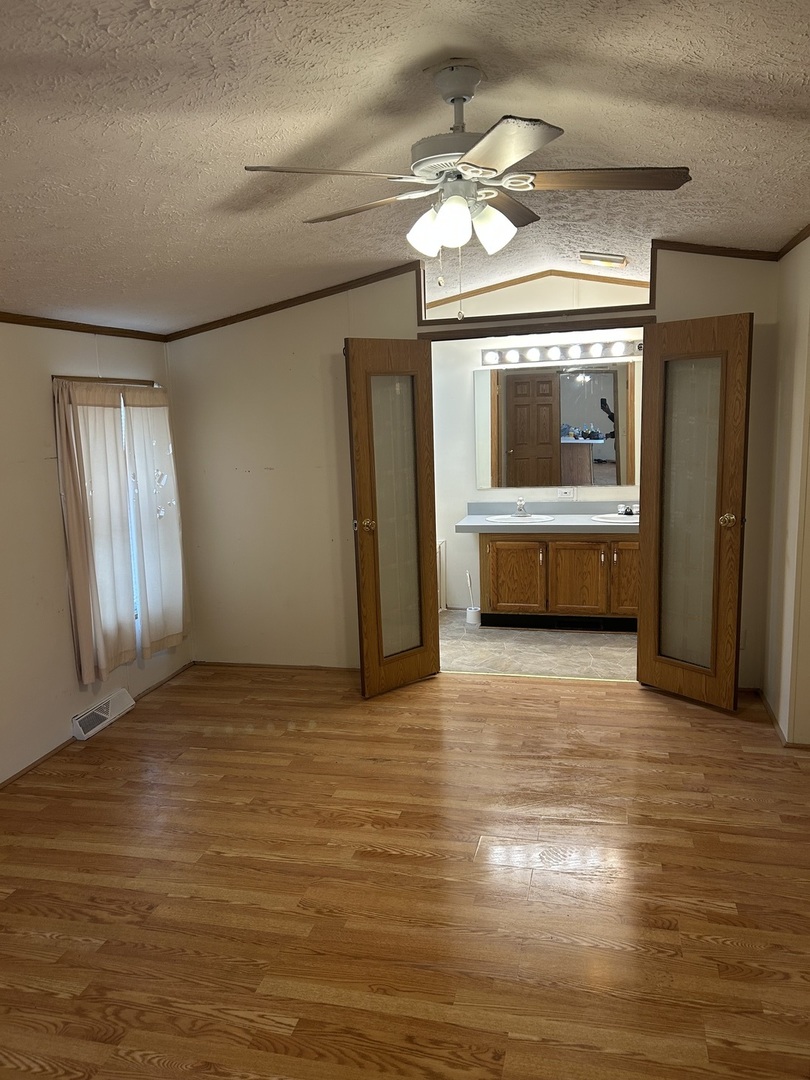 746 Michelle Drive, Lynwood, IL 60411