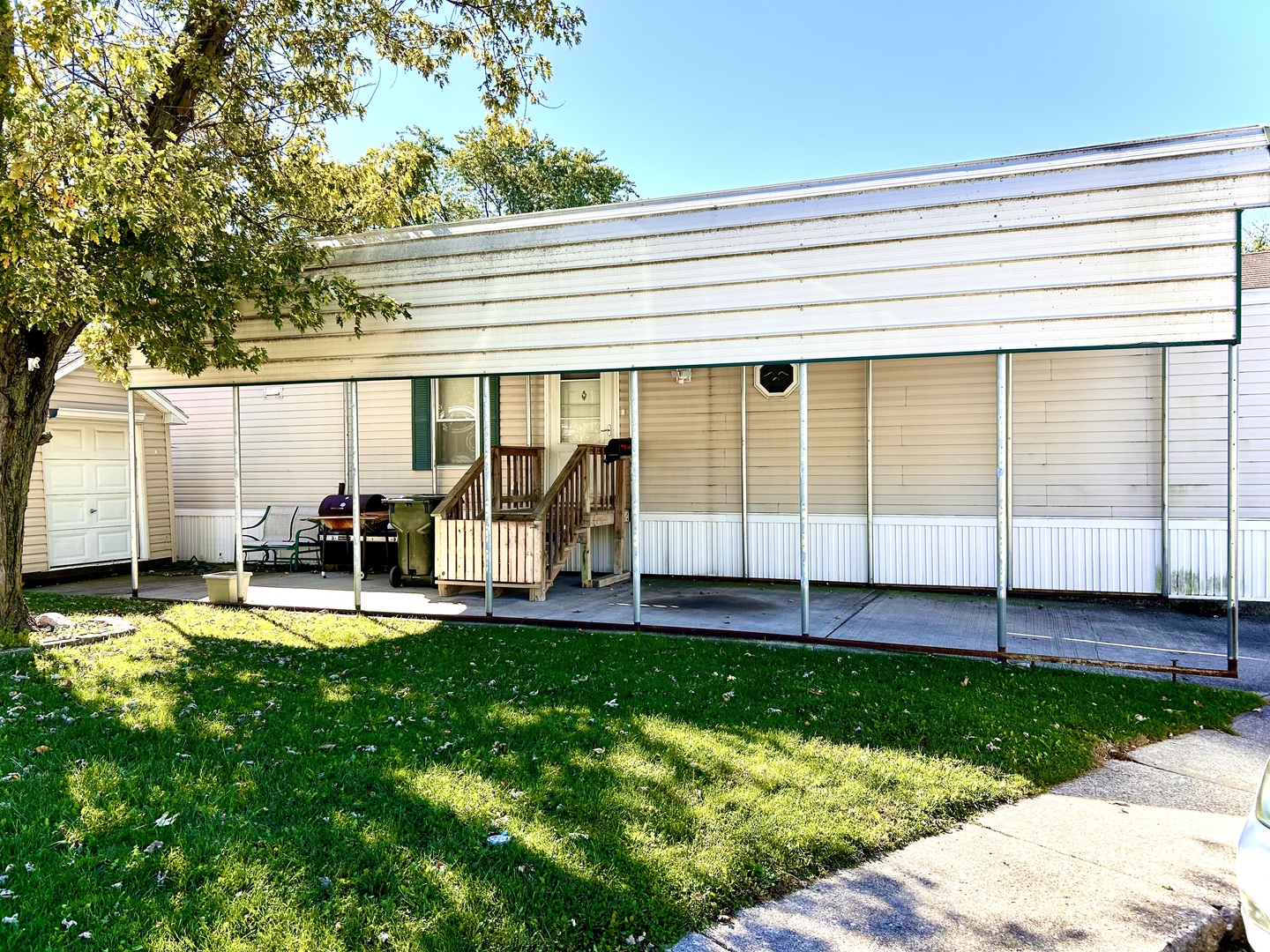 746 Michelle Drive, Lynwood, IL 60411