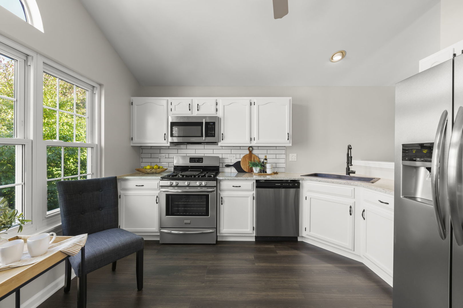 30W023 Cedar Court #023, Warrenville, IL 60555