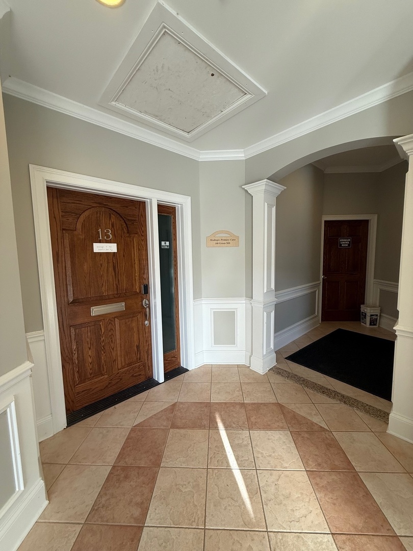 708 FLORSHEIM Drive #13, Libertyville, IL 60048