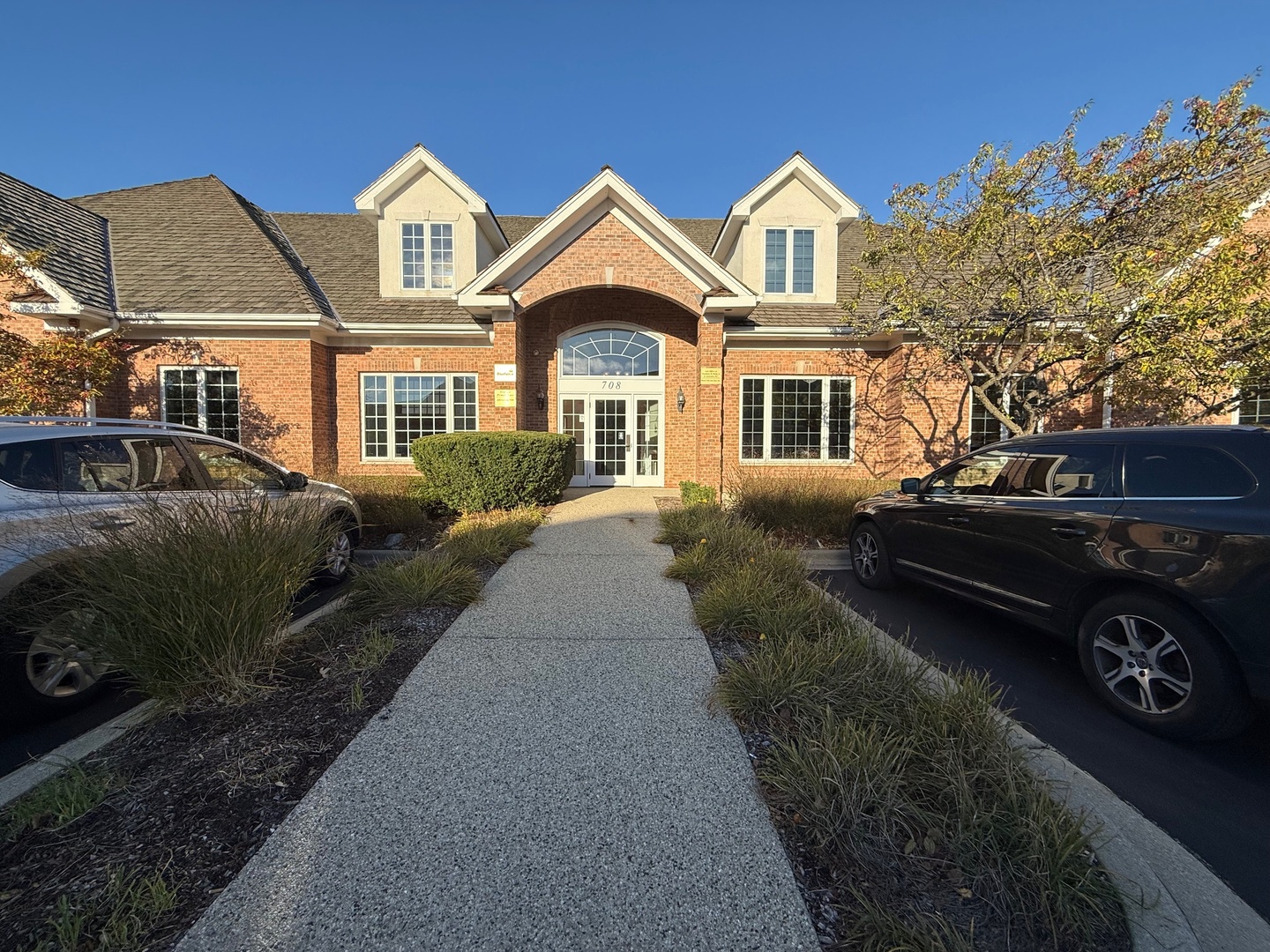 708 FLORSHEIM Drive #13, Libertyville, IL 60048