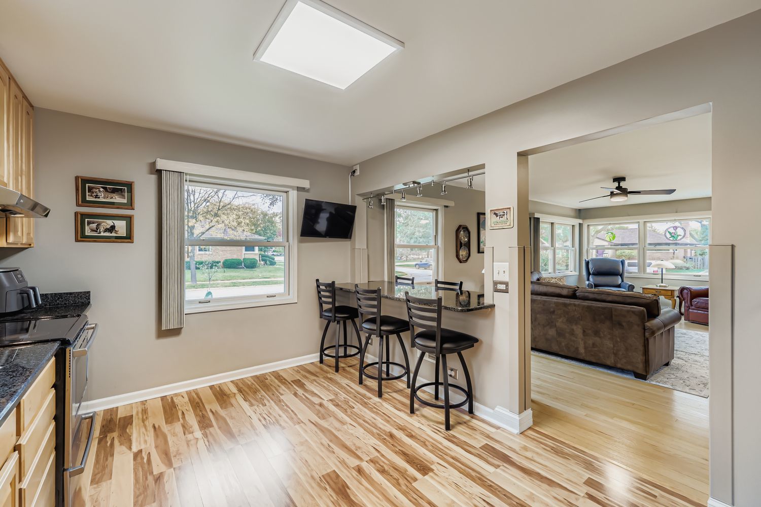 34 N Reuter Drive, Arlington Heights, IL 60005