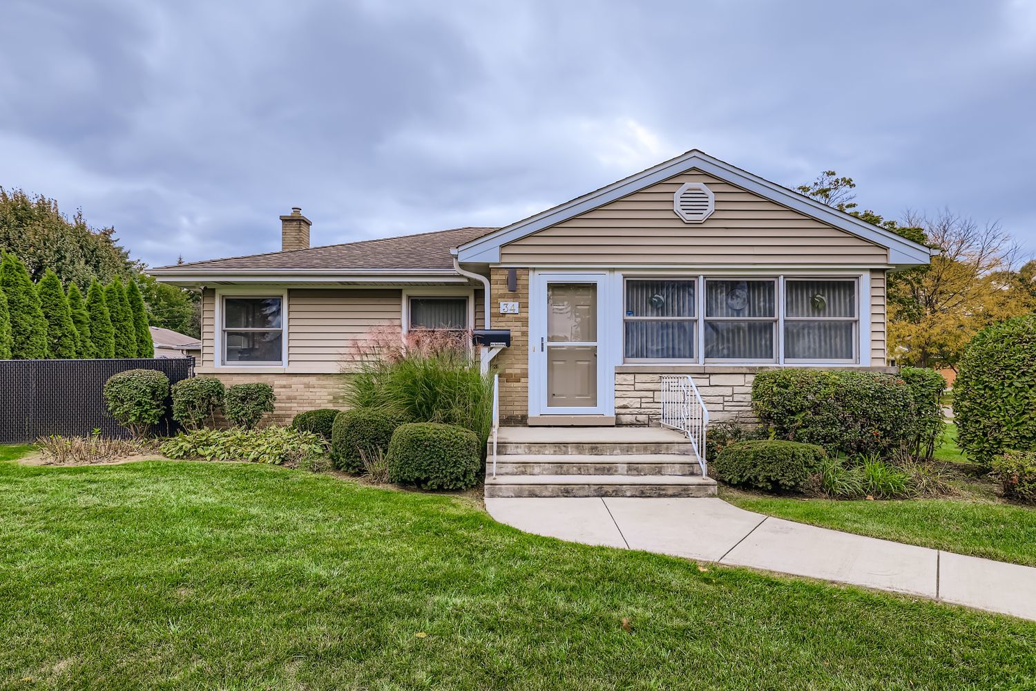 34 N Reuter Drive, Arlington Heights, IL 60005