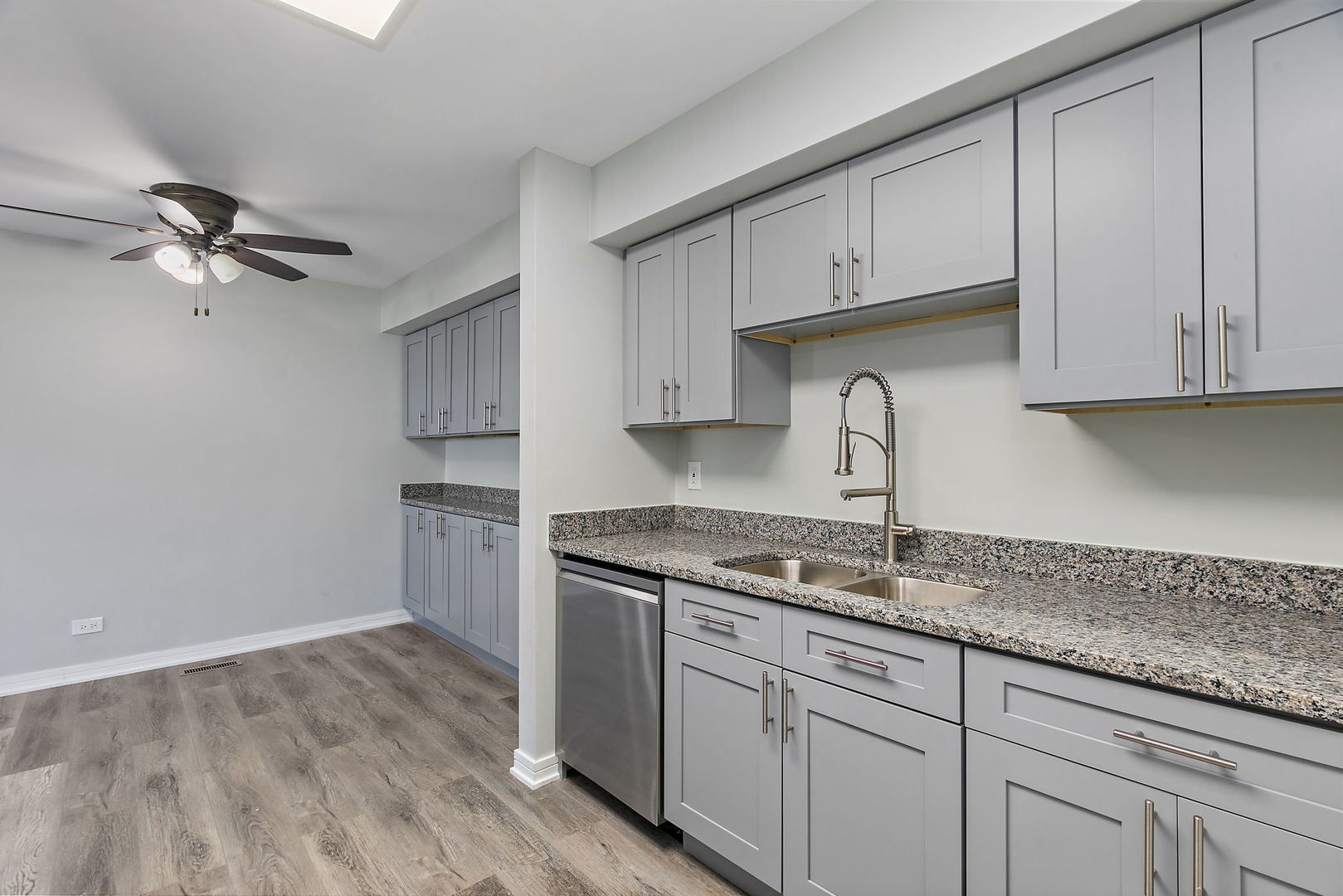 1311 Kingsbury Drive #E, Hanover Park, IL 60133