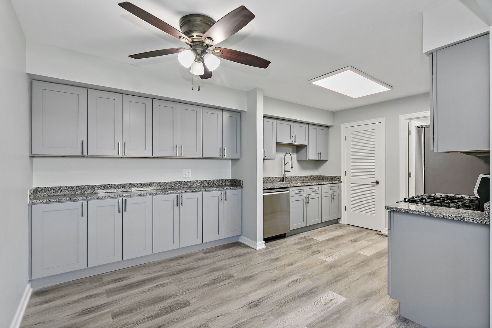 1311 Kingsbury Drive #E, Hanover Park, IL 60133