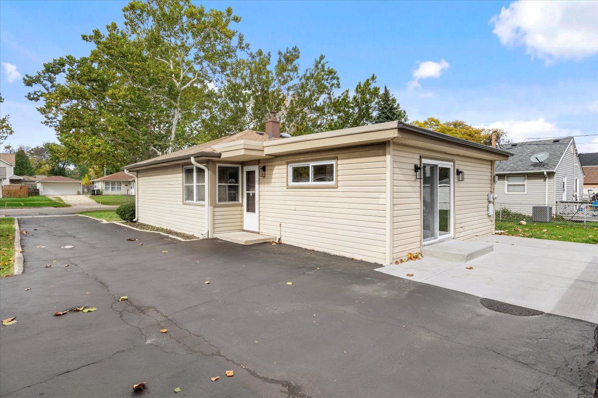 3604 Owl Drive, Rolling Meadows, IL 60008