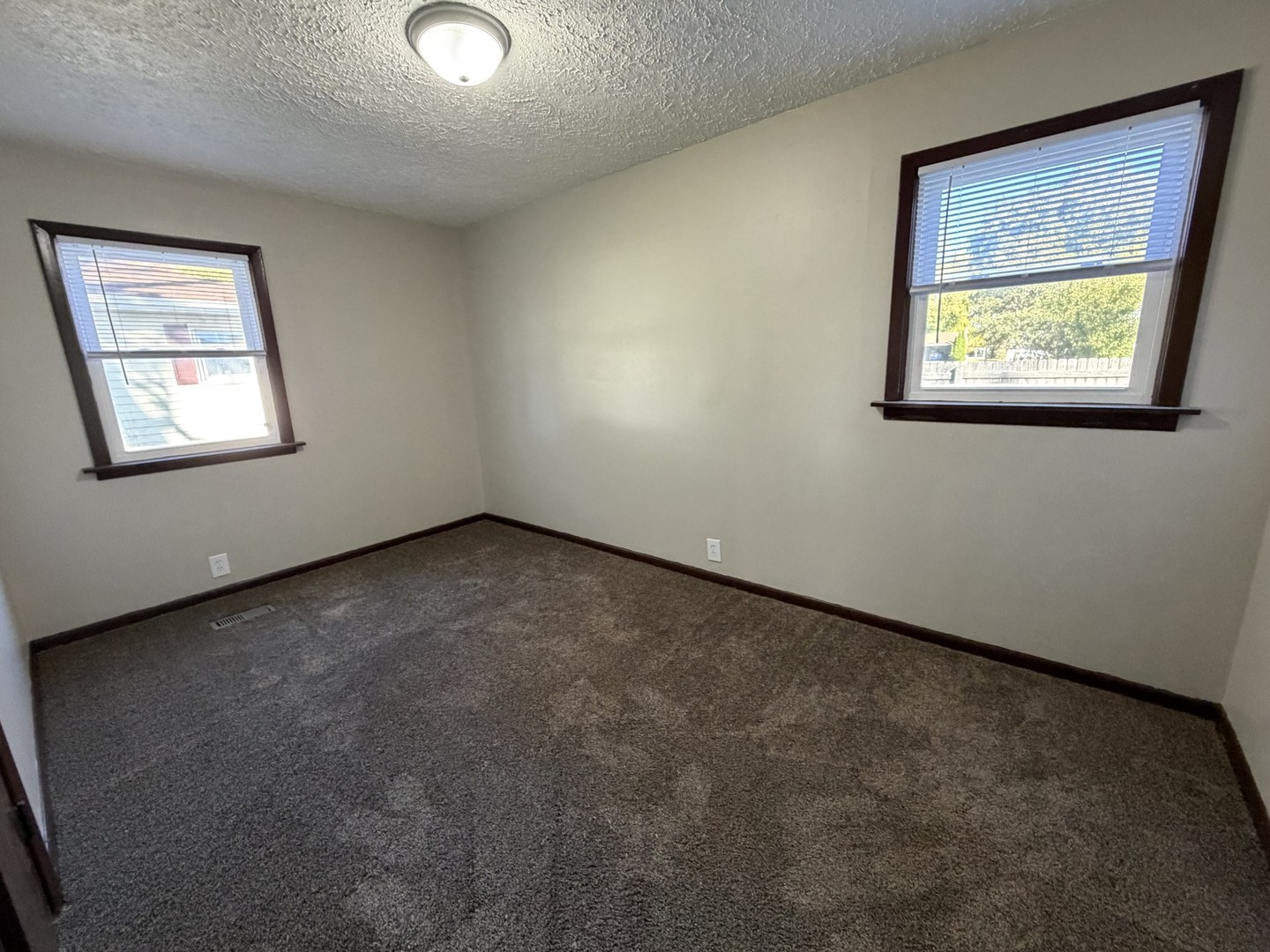 108 W Walnut Street, Gibson City, IL 60936