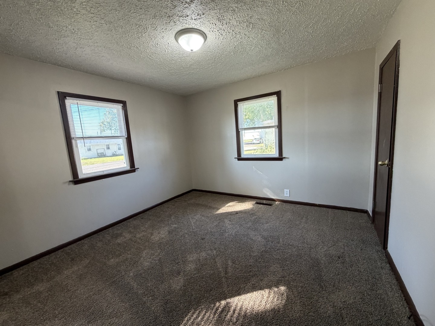 108 W Walnut Street, Gibson City, IL 60936