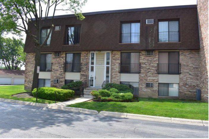 201 N Waters Edge Drive #101, Glendale Heights, IL 60139