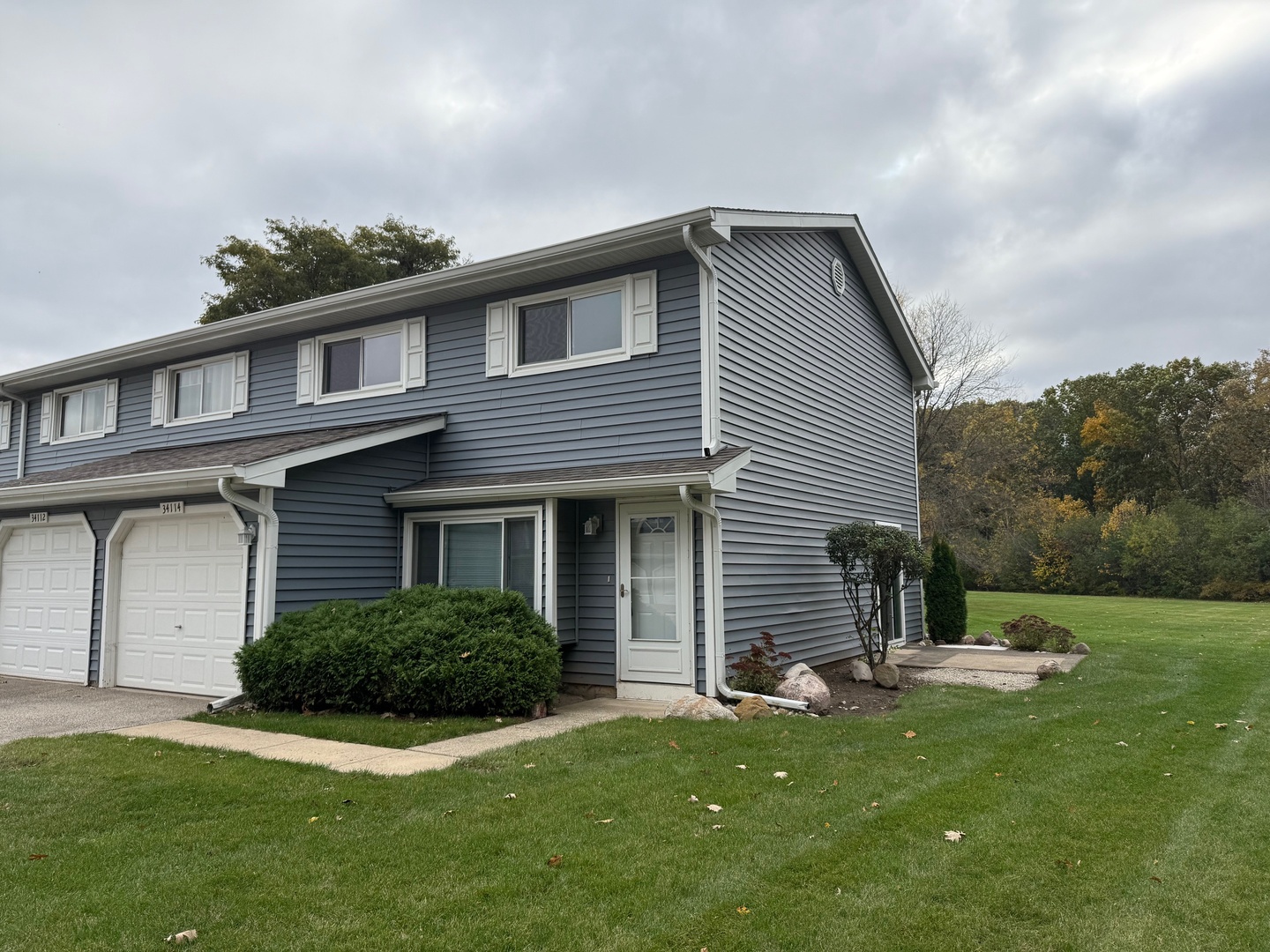 34114 N White Oak Lane, Gurnee, IL 60031