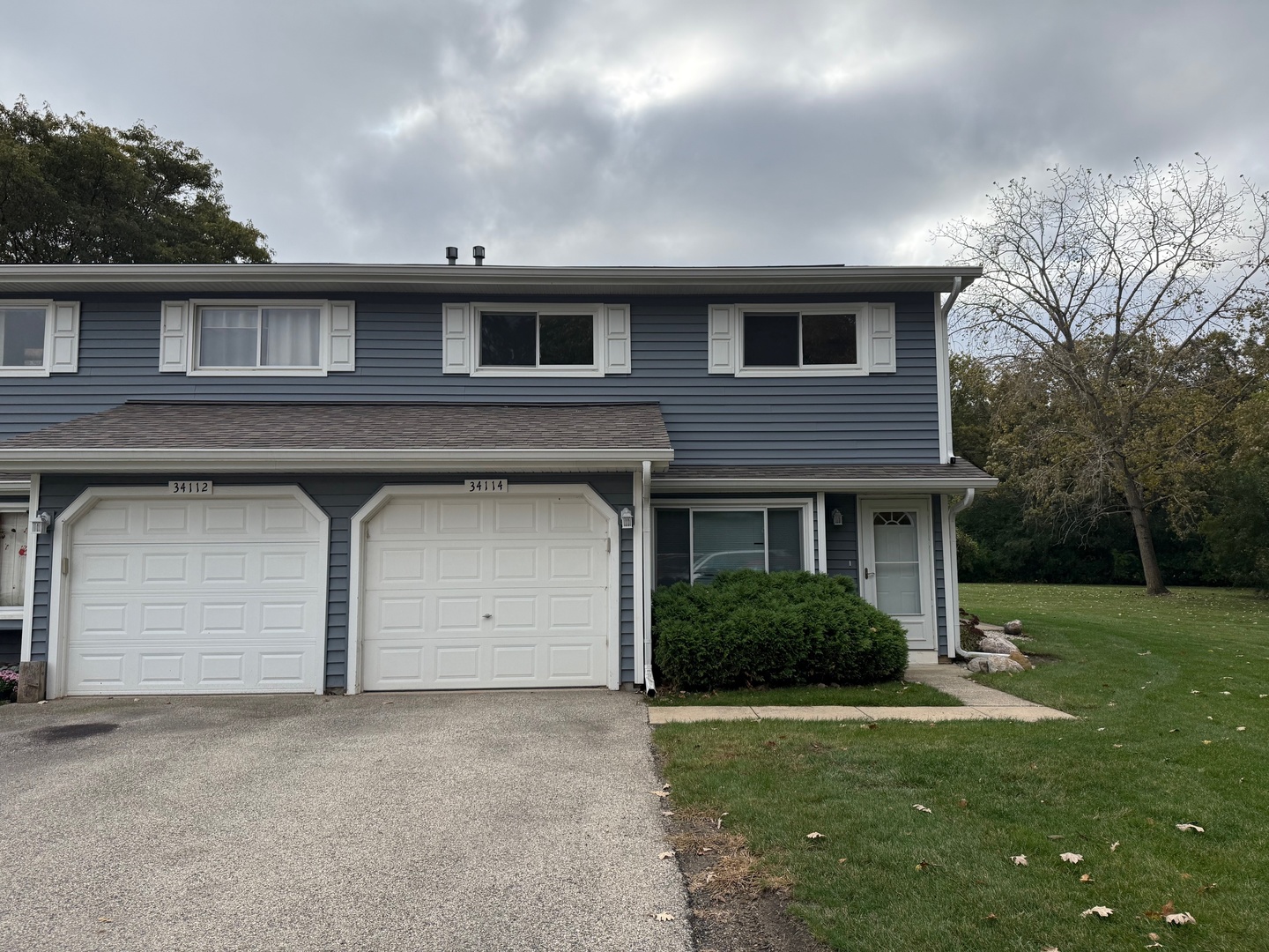 34114 N White Oak Lane, Gurnee, IL 60031