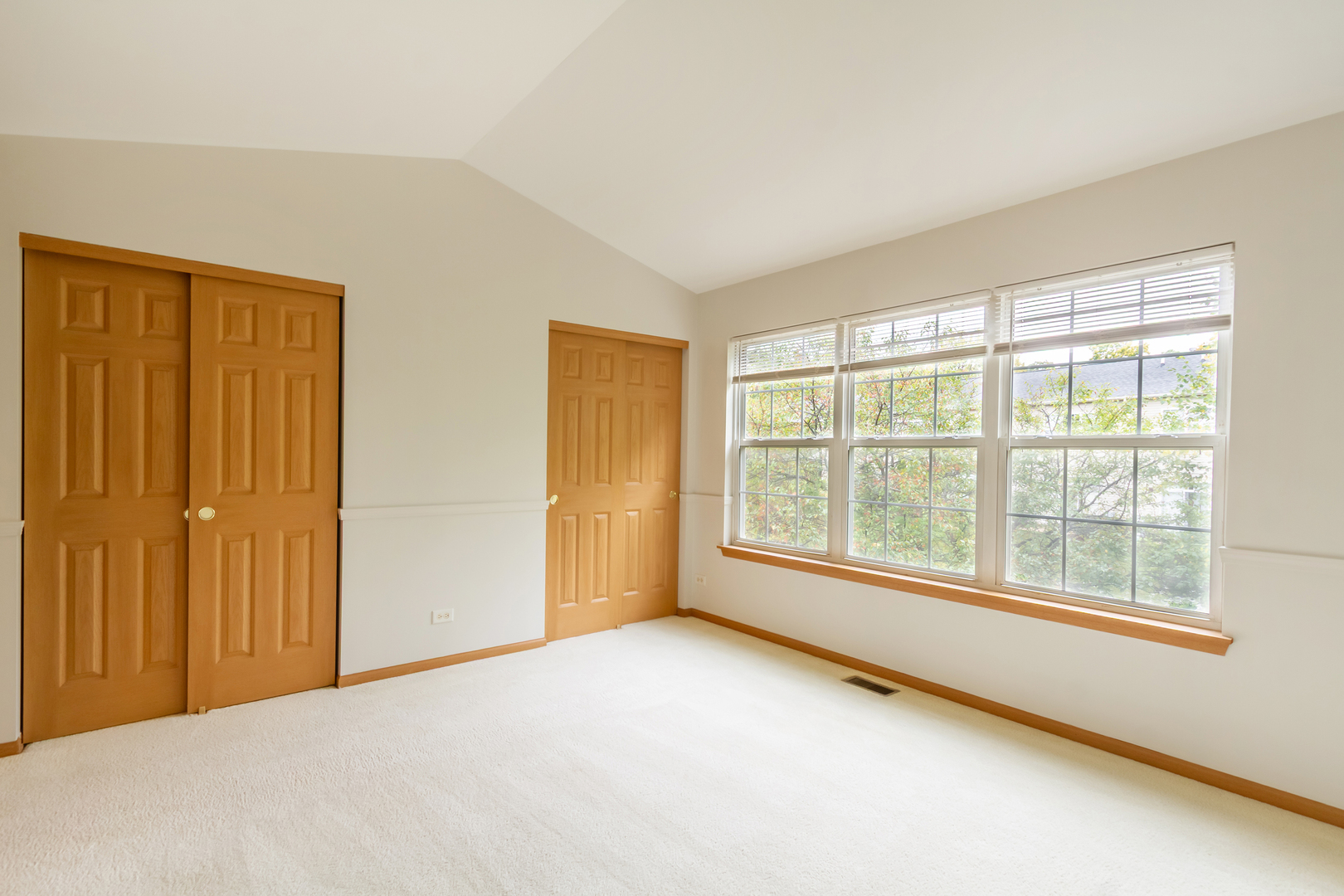 1244 Brookdale Drive #1244, Carpentersville, IL 60110