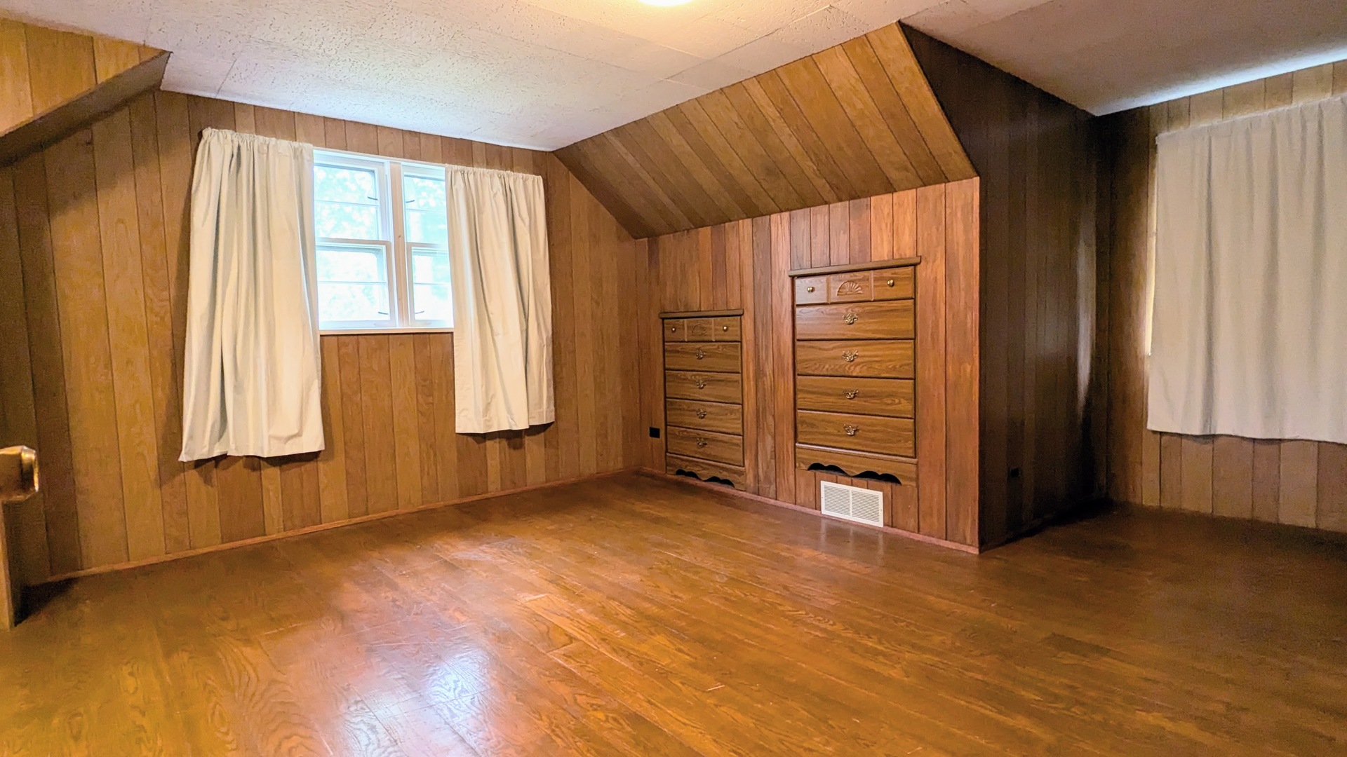 917 S Summit Street, Barrington, IL 60010