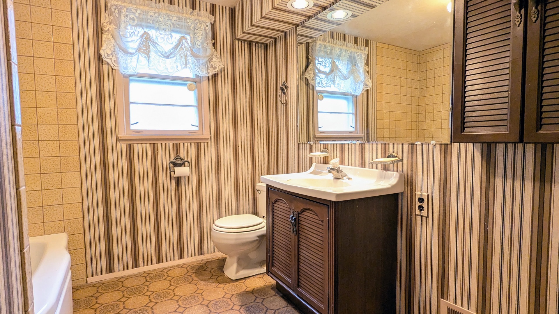 917 S Summit Street, Barrington, IL 60010