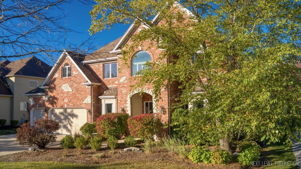 2441 Bird Lane, Batavia, IL 60510