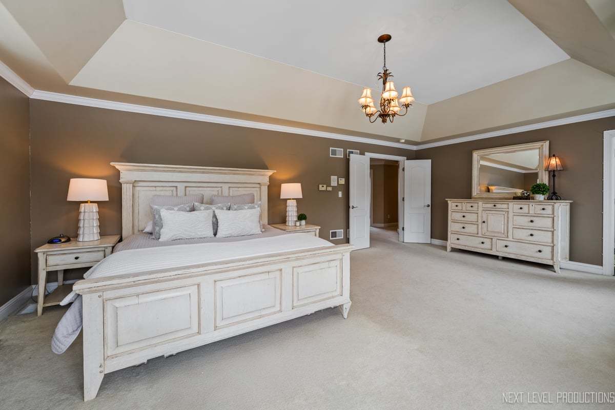 2441 Bird Lane, Batavia, IL 60510