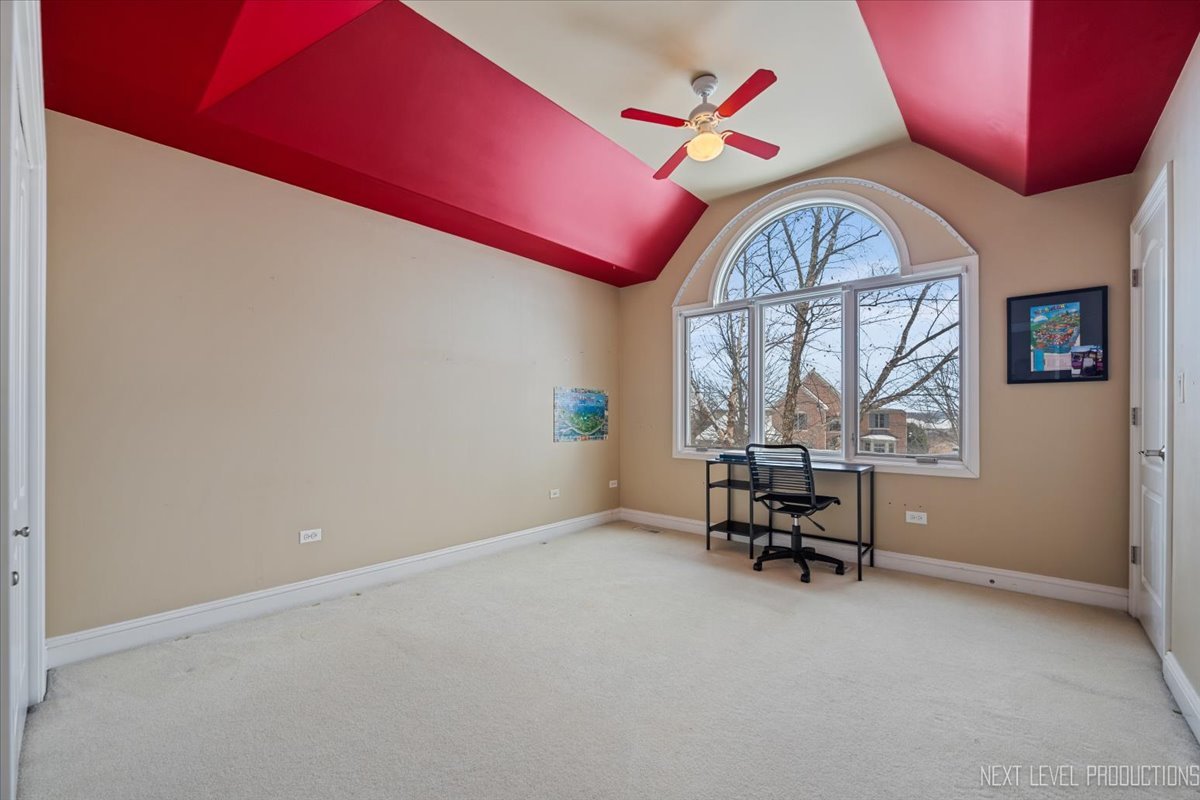 2441 Bird Lane, Batavia, IL 60510