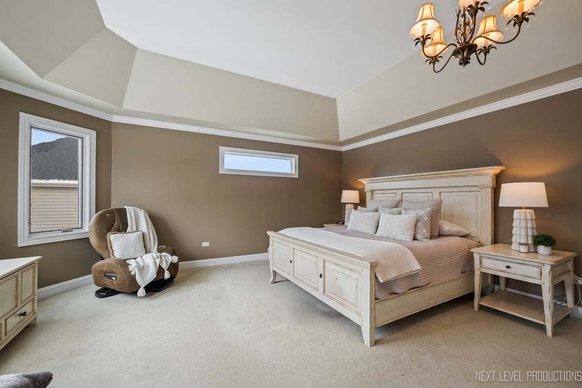 2441 Bird Lane, Batavia, IL 60510