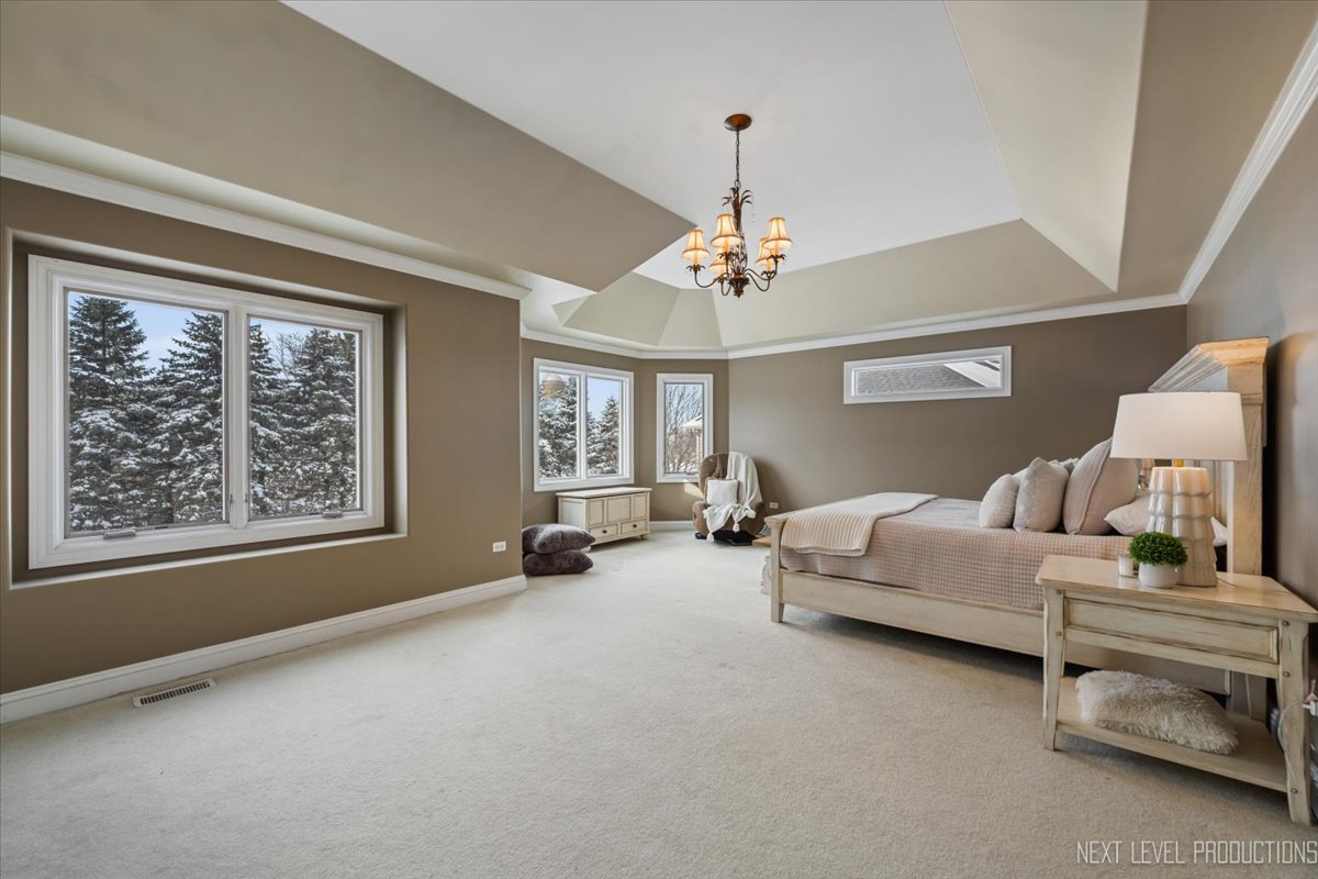 2441 Bird Lane, Batavia, IL 60510