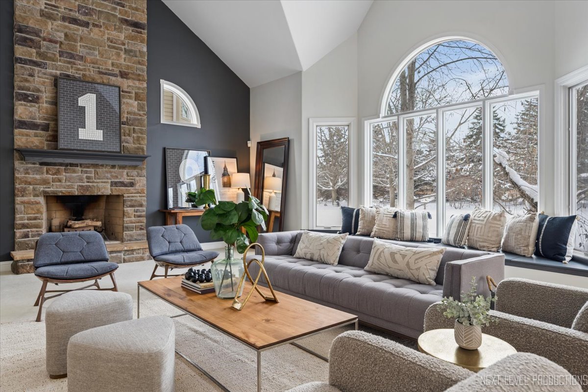 2441 Bird Lane, Batavia, IL 60510