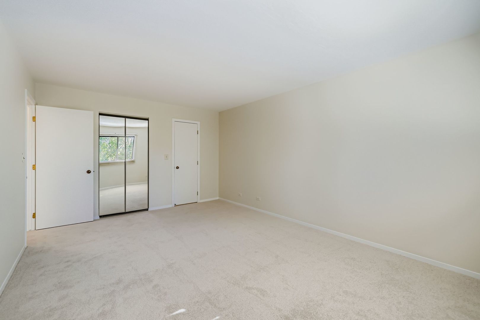 709 Whalom Lane, Schaumburg, IL 60173