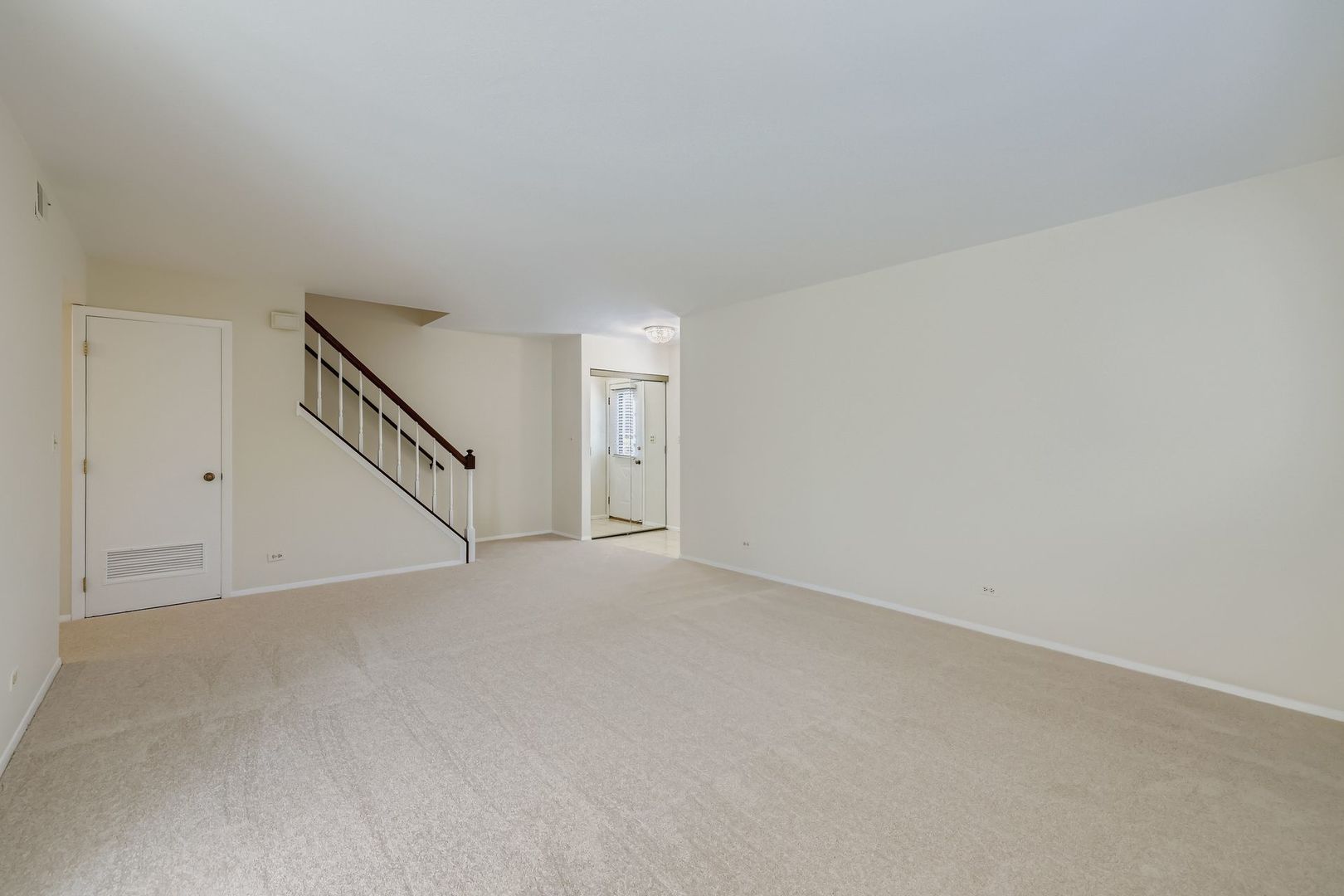 709 Whalom Lane, Schaumburg, IL 60173