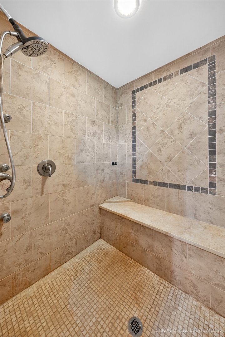 104 Morningside Drive, Lakemoor, IL 60051