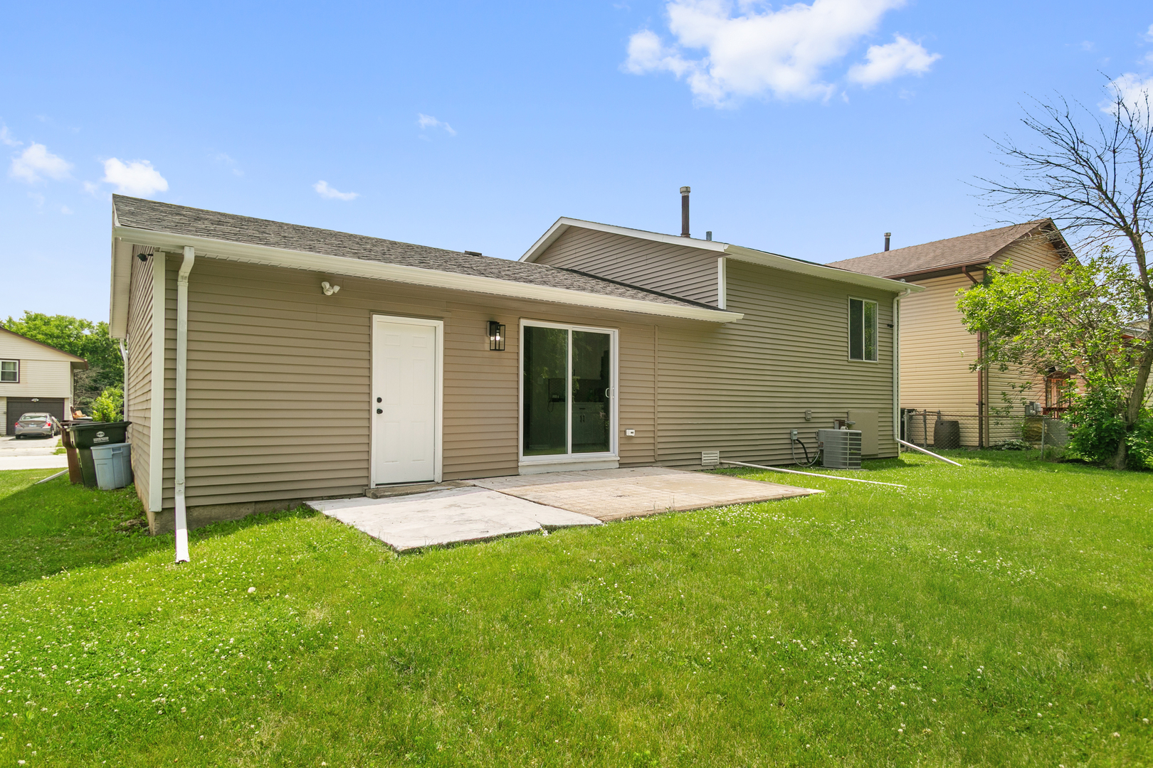 18200 Fountainbleau Drive, Hazel Crest, IL 60429