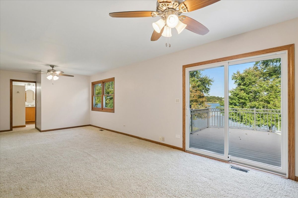 303 Mainsail Drive, Third Lake, IL 60030