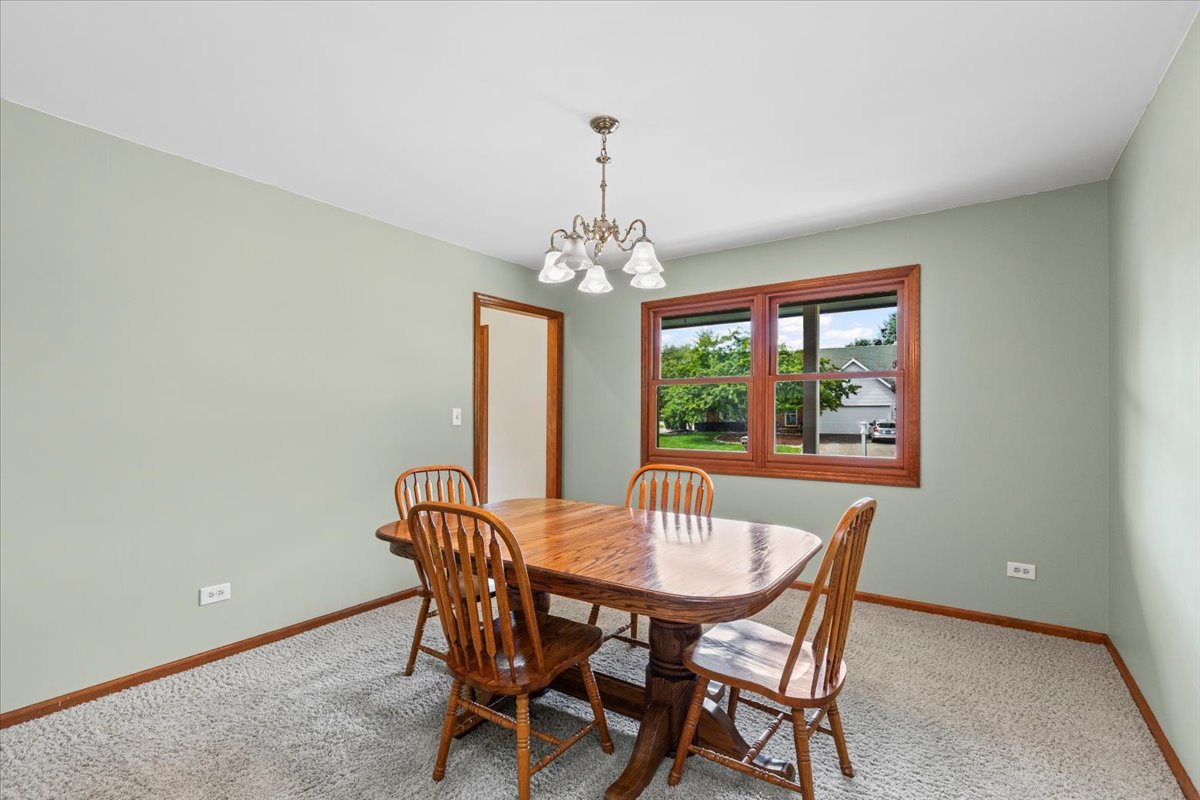303 Mainsail Drive, Third Lake, IL 60030