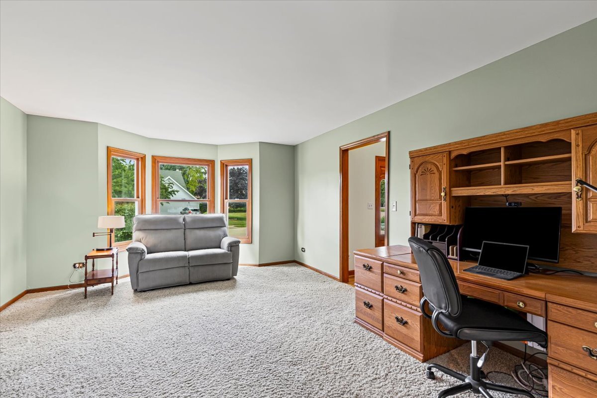 303 Mainsail Drive, Third Lake, IL 60030