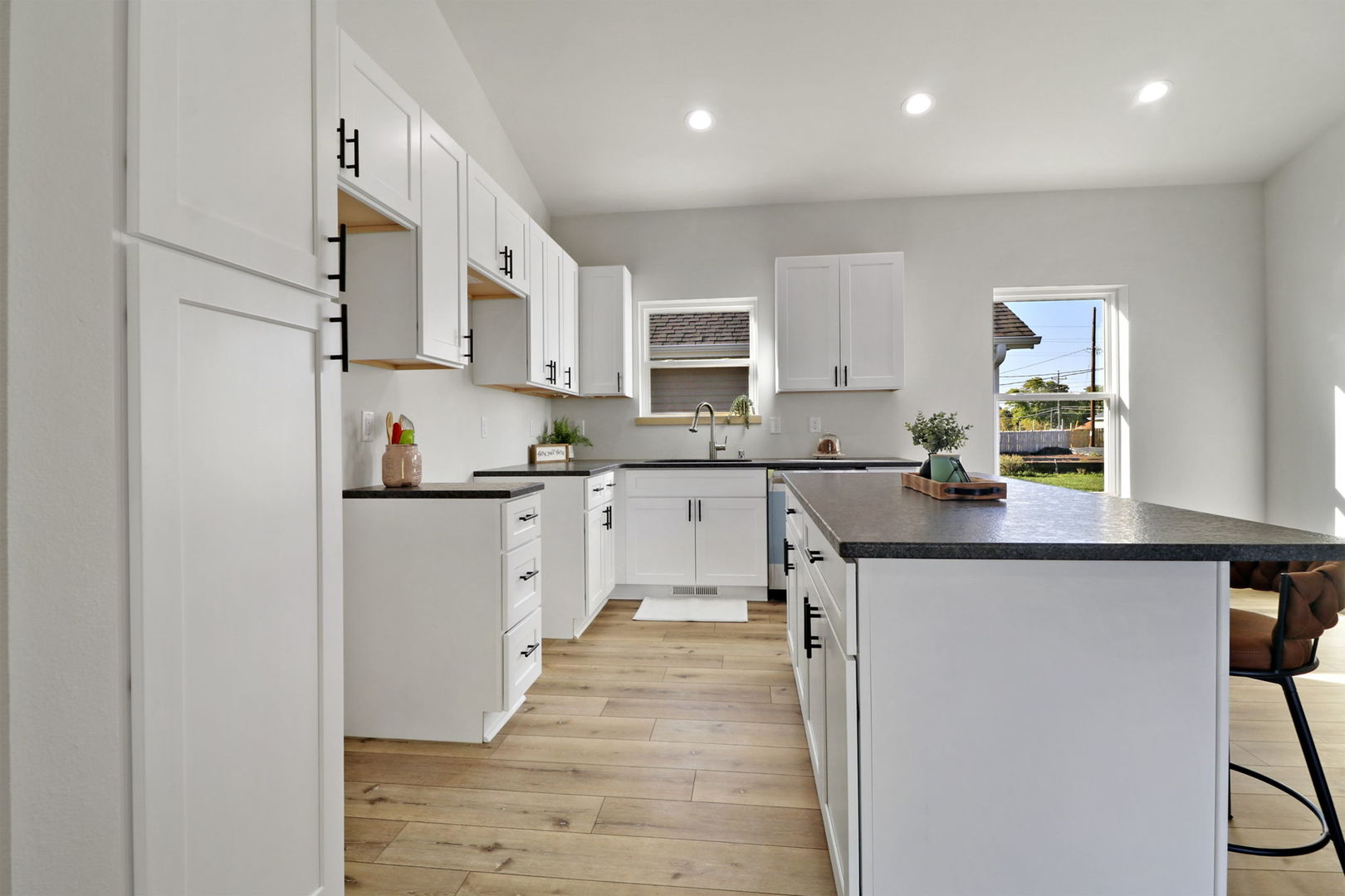 4822 37th Street, Kenosha, WI 53144