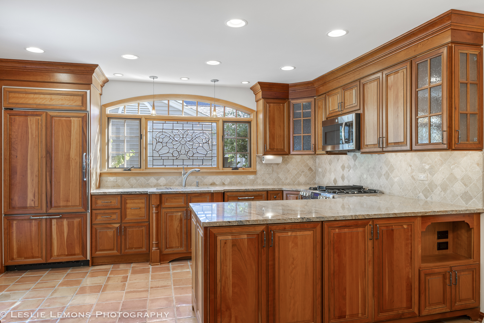 577 Lee Street, Glen Ellyn, IL 60137