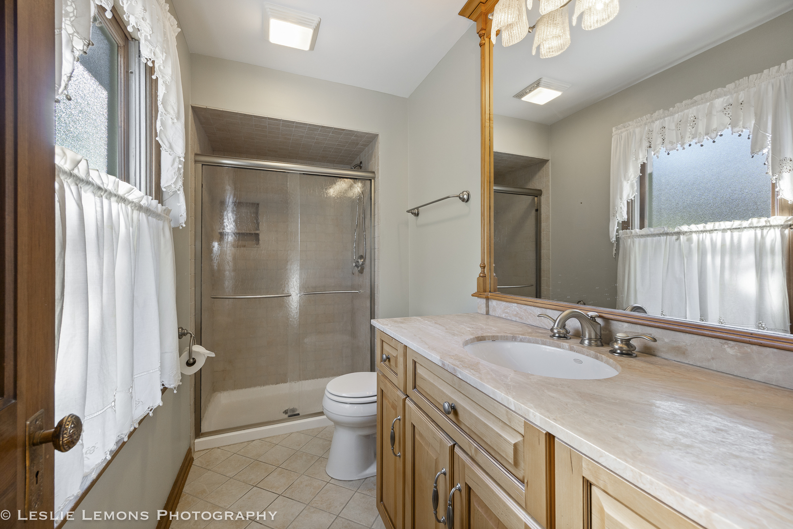 577 Lee Street, Glen Ellyn, IL 60137