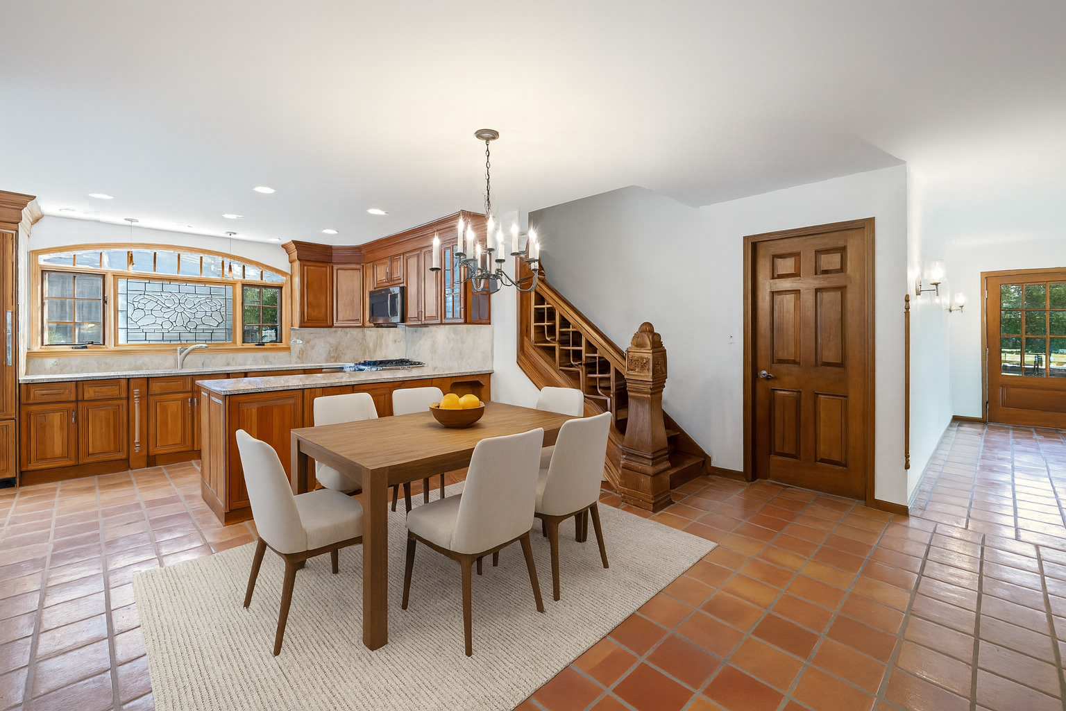 577 Lee Street, Glen Ellyn, IL 60137