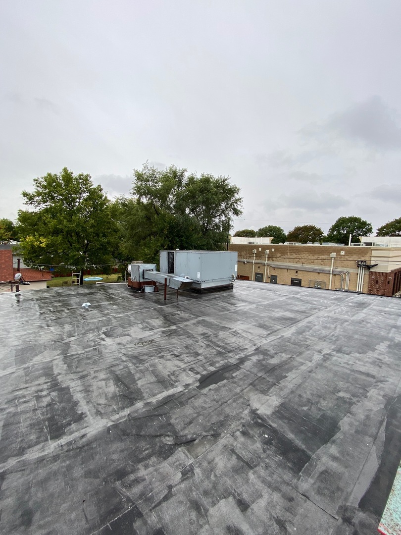 930 W Illinois Avenue, Aurora, IL 60506