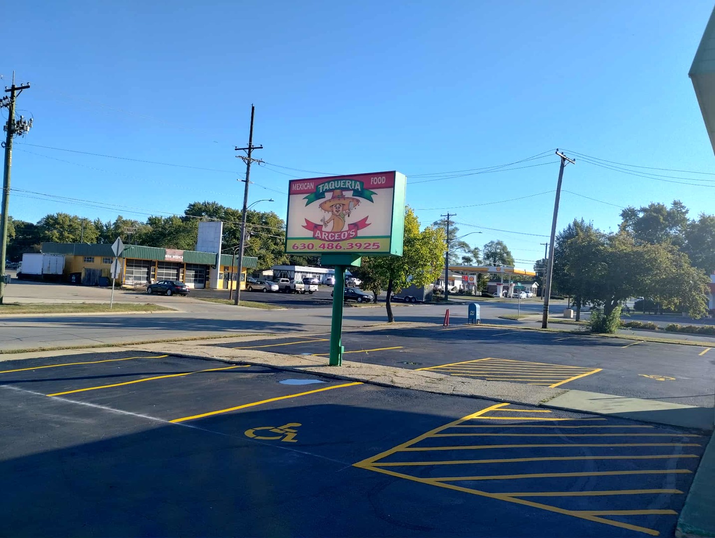 930 W Illinois Avenue, Aurora, IL 60506