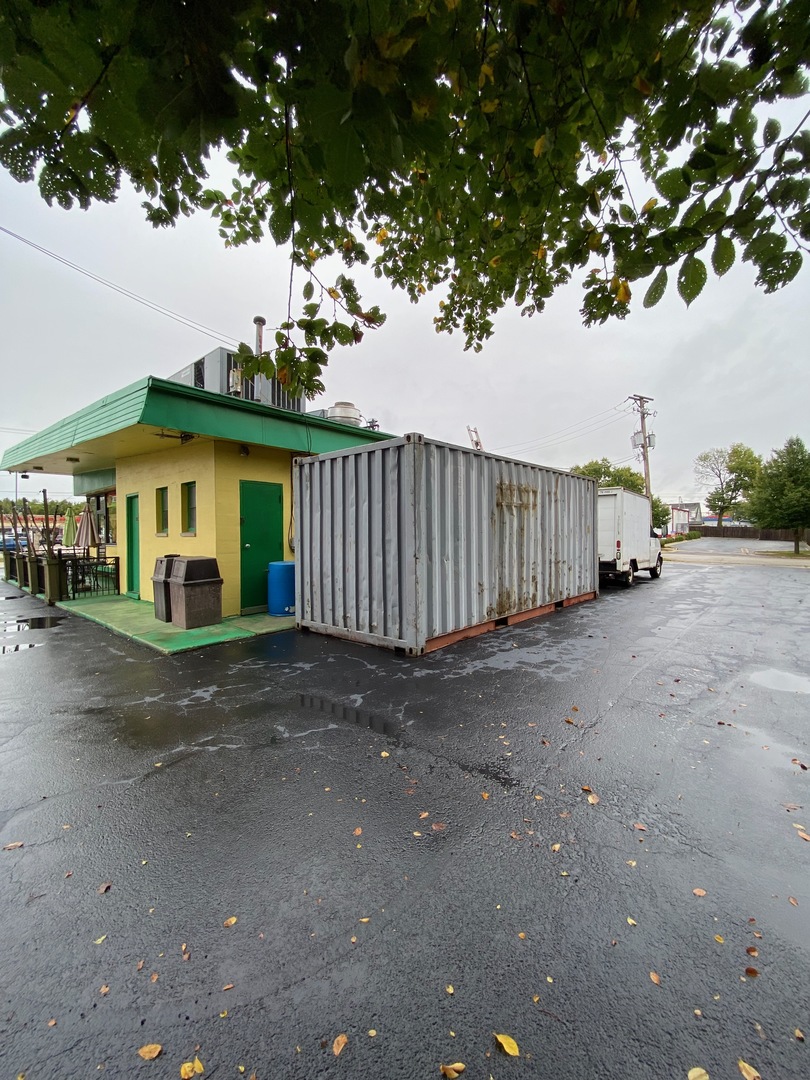 930 W Illinois Avenue, Aurora, IL 60506