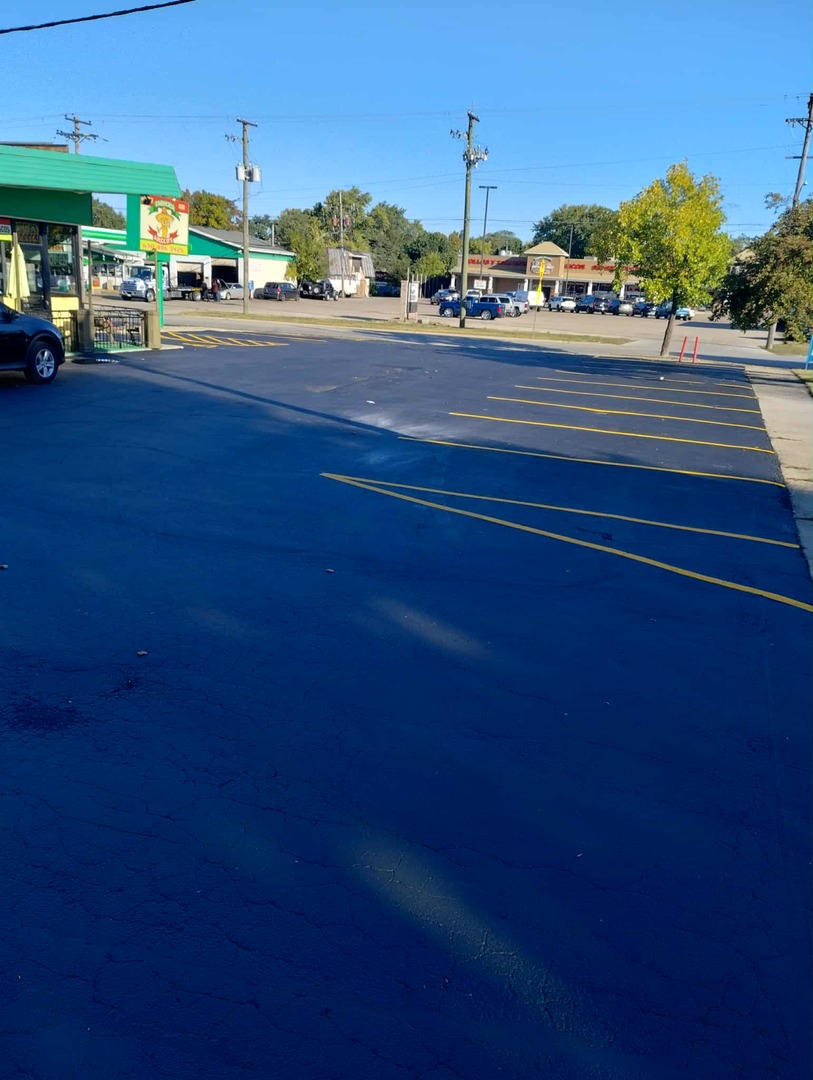 930 W Illinois Avenue, Aurora, IL 60506