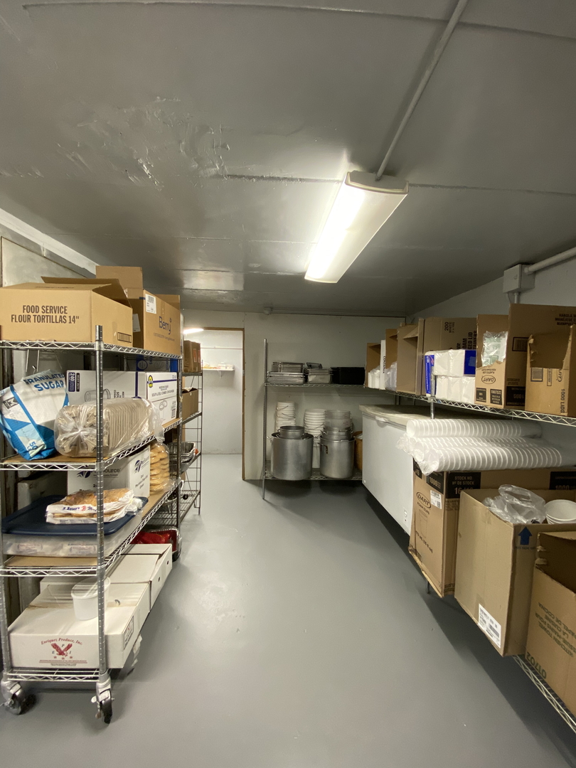 930 W Illinois Avenue, Aurora, IL 60506