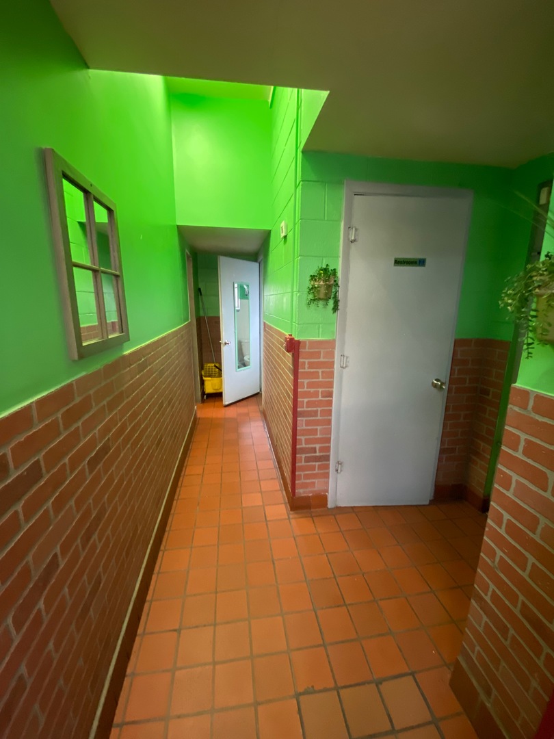 930 W Illinois Avenue, Aurora, IL 60506