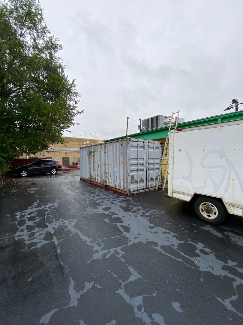 930 W Illinois Avenue, Aurora, IL 60506