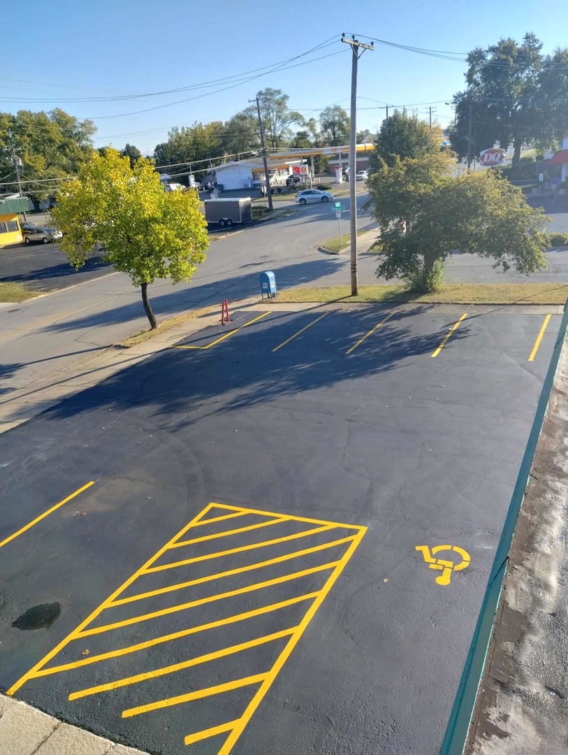 930 W Illinois Avenue, Aurora, IL 60506