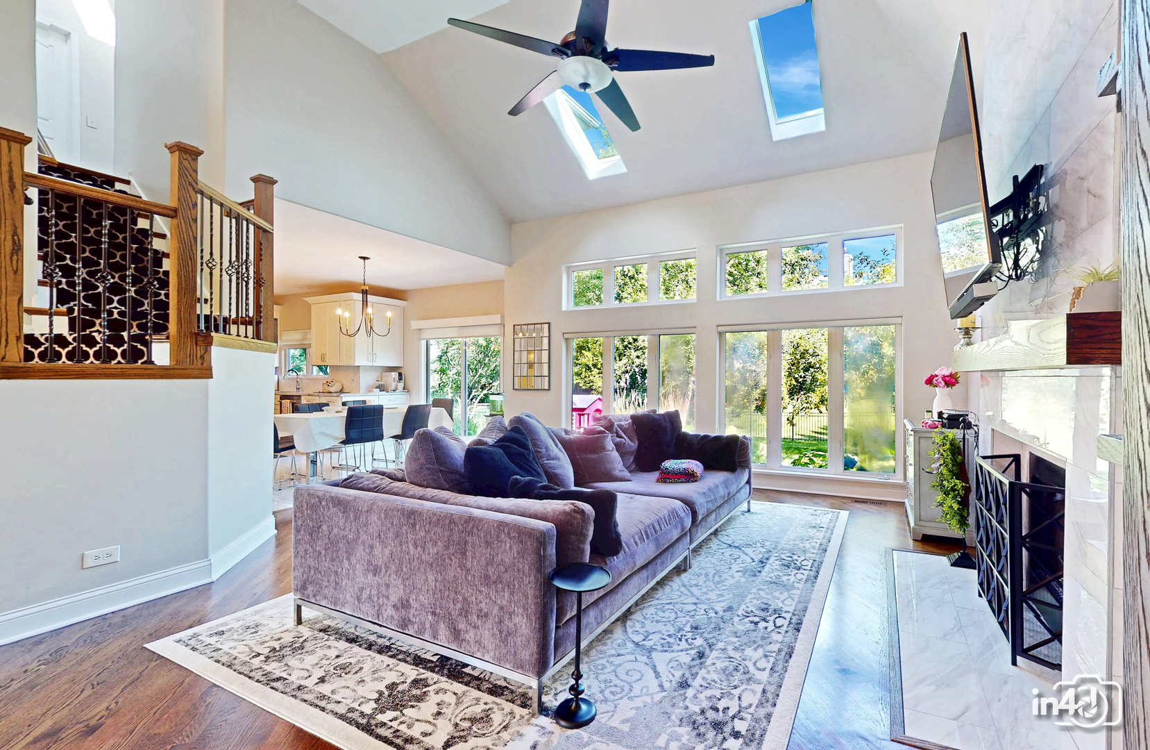 2207 SISTERS Avenue, Naperville, IL 60564