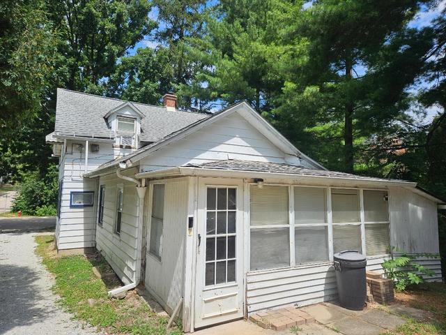 436 Barrington Avenue, East Dundee, IL 60118